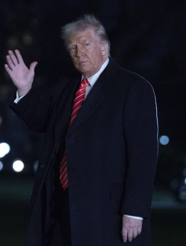 The Latest: Trump overhauls U.S. elections in new executive order, including proof of citizenship