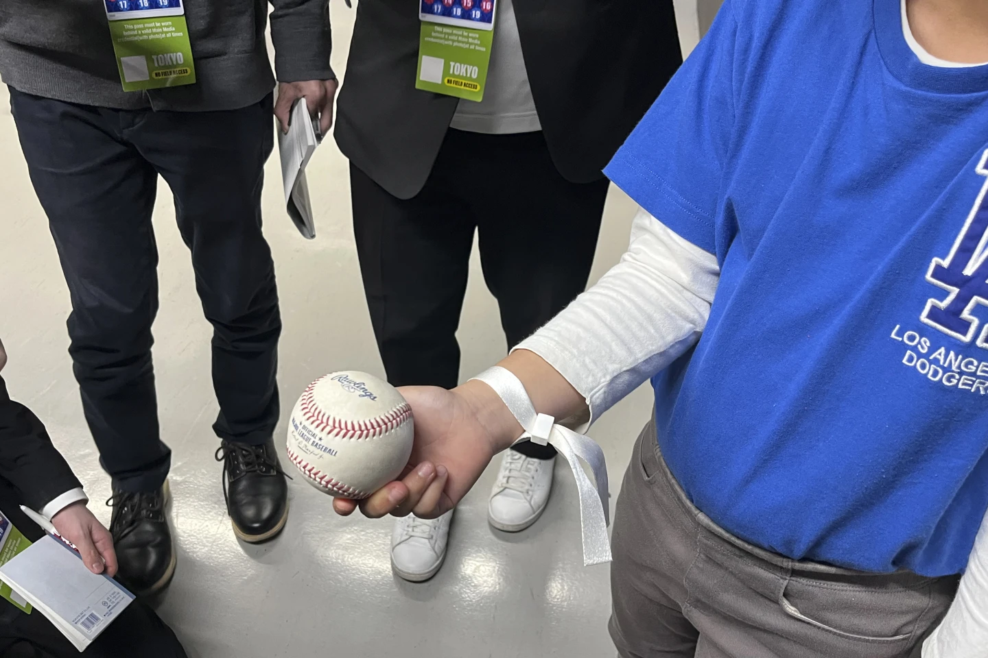 Young Fan Catches Ohtani’s First Homer of Season in Magical Tokyo Dome Moment