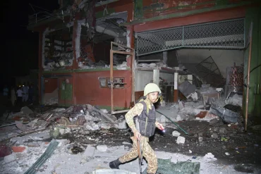 India-Pakistan Conflict Escalates After Drone and Missile Attacks, Global Powers Urge Restraint