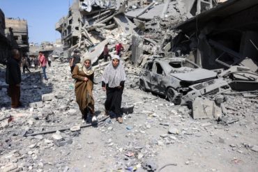 Israel Intensifies Gaza Strikes Amid Hostage Standoff as Humanitarian Crisis Deepens and Diplomacy Falters