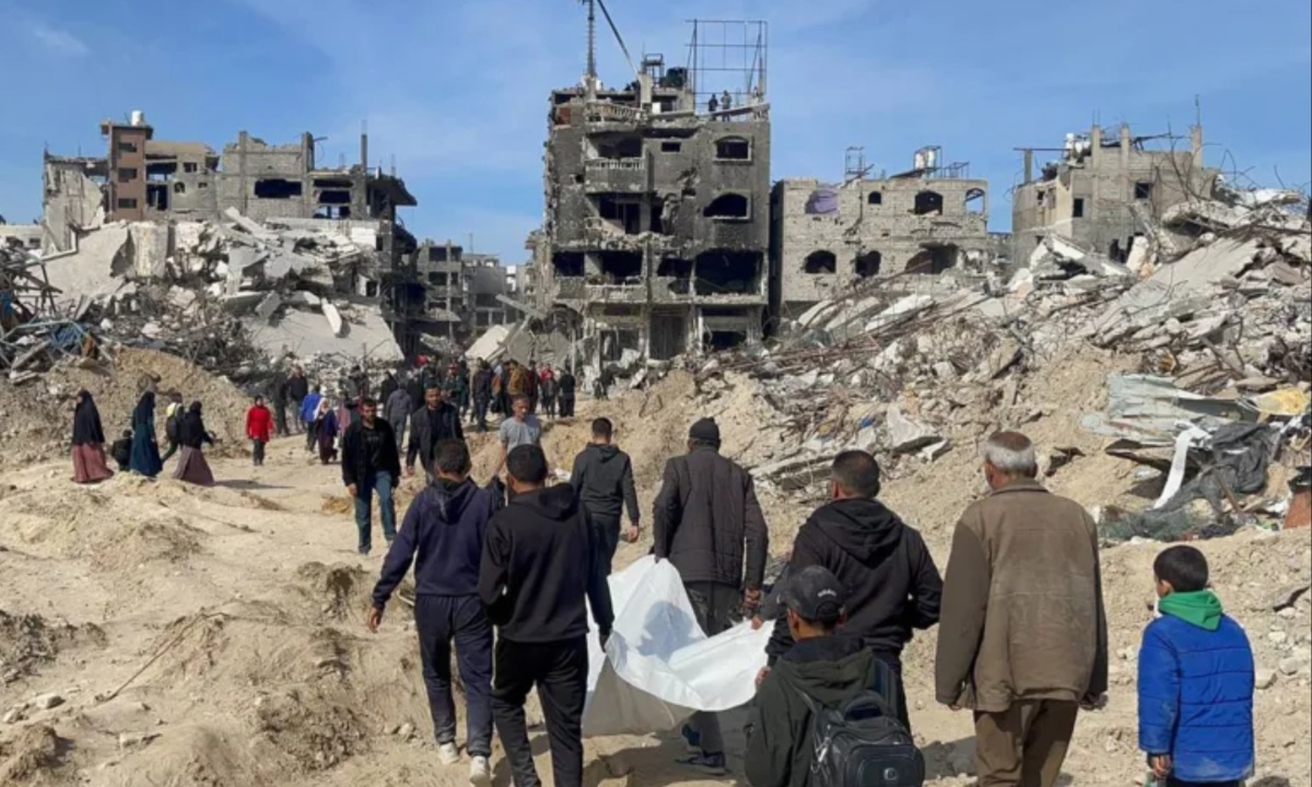 Israel Intensifies Gaza Strikes Amid Hostage Standoff as Humanitarian Crisis Deepens and Diplomacy Falters