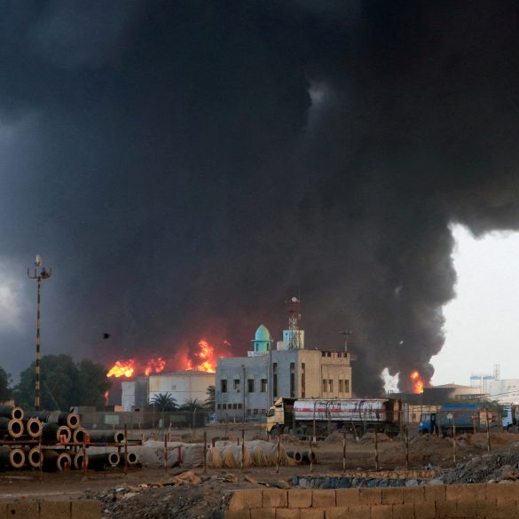 Israel Strikes Yemeni Ports, Warns Houthi Leaders as Missile Attacks Persist and Tensions Escalate